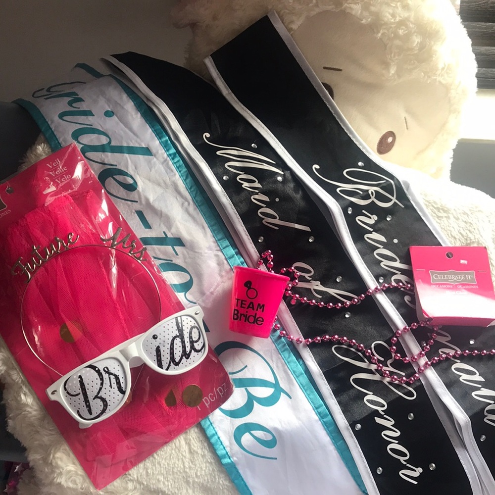 Bride party accessories